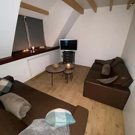 Zwaan7, Locatie! Deal! *